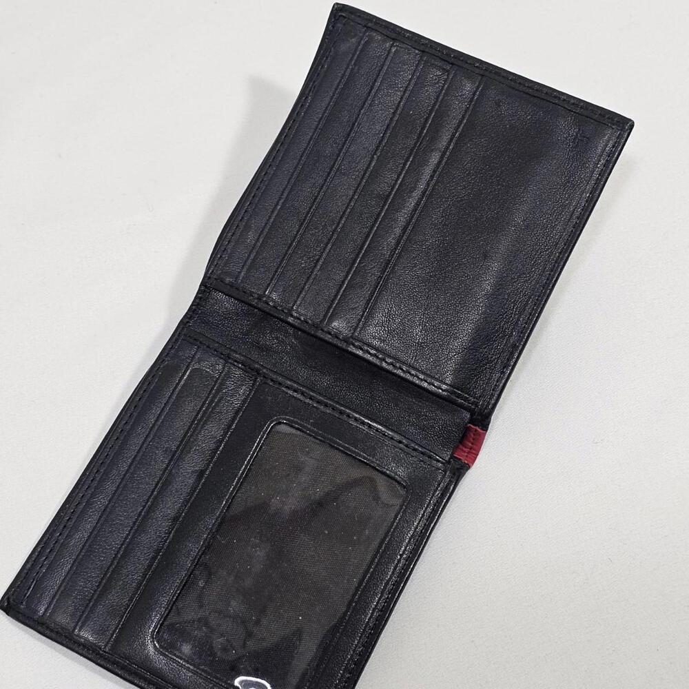 Tumi Mens Black Lesther Wallet With Red Details Bi Fold. - Picture 2 of 7